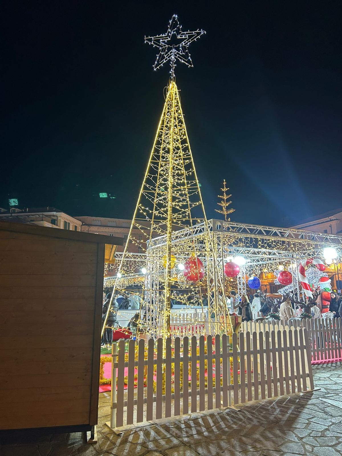 Creazione luminosa GoldLight 18